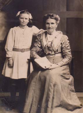 Victoria Laue with her mother